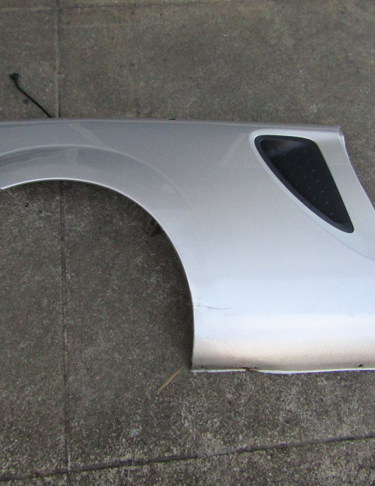Guarda lamas tras Toyota MR 2 ano 2000