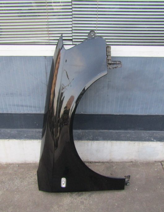 Guarda lamas direito AUDI A4 B7 Original