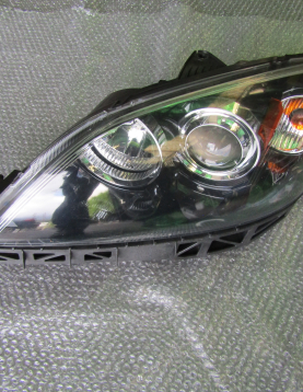 Farol (otica)Mazda 3 ano 2008
