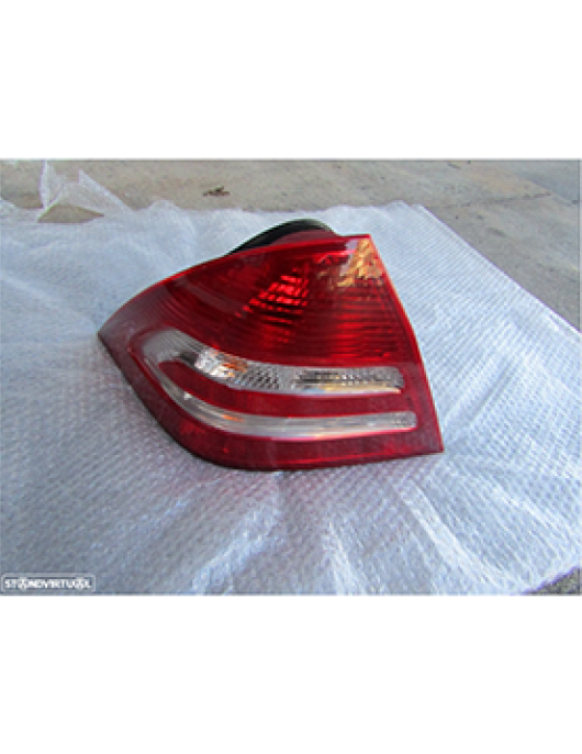 Farolim tras esquerdo Mercedes class c( W203) original em bom estado