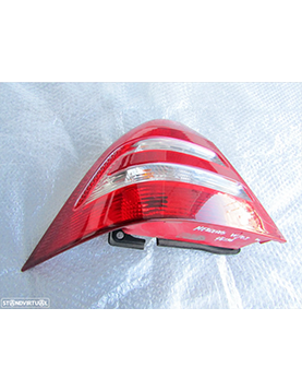 Farolim tras esquerdo Mercedes class c( W203) original em bom estado