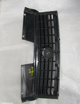 Grelha central Fiat Doblo ano 2009