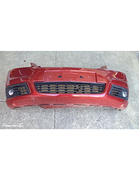 Para-choques Opel Zafira ano 2009 a 2011 com farois de nevoeiro (ORIGINAL e em Bom estado)